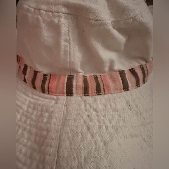 Cream bucket hat with pink/brown striped ribbon - Picture 2 of 6